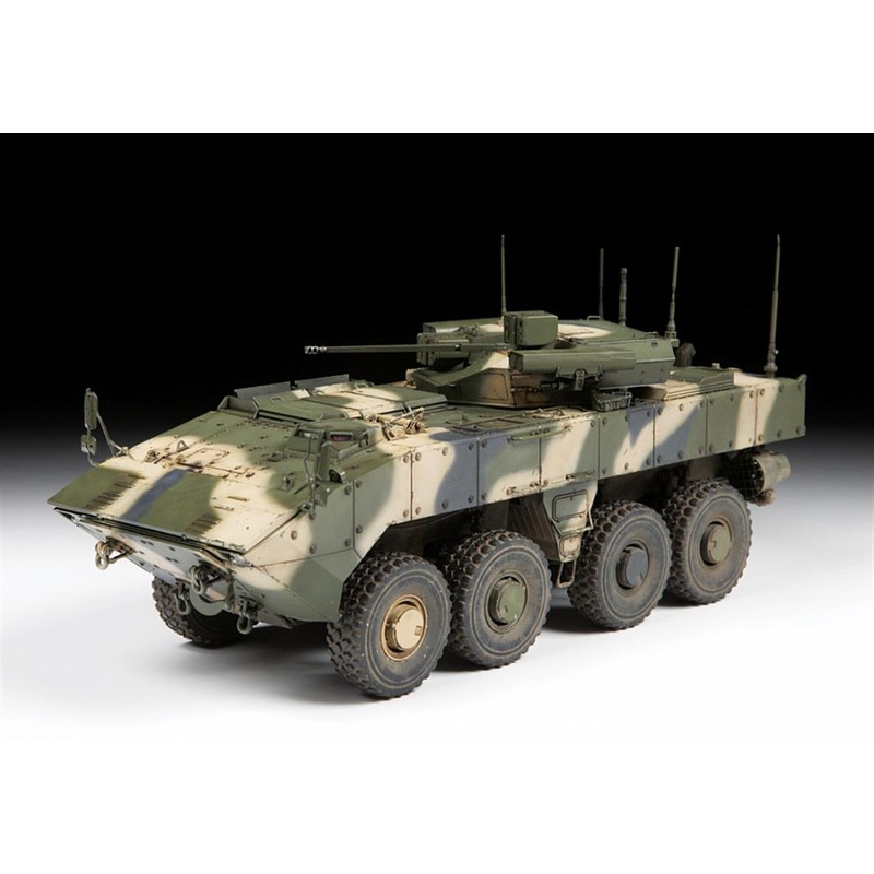ZVEZDA  3696 RUSSIAN 8X8 ARMORED PERSONNEL CARRIER  1/35 SCALE