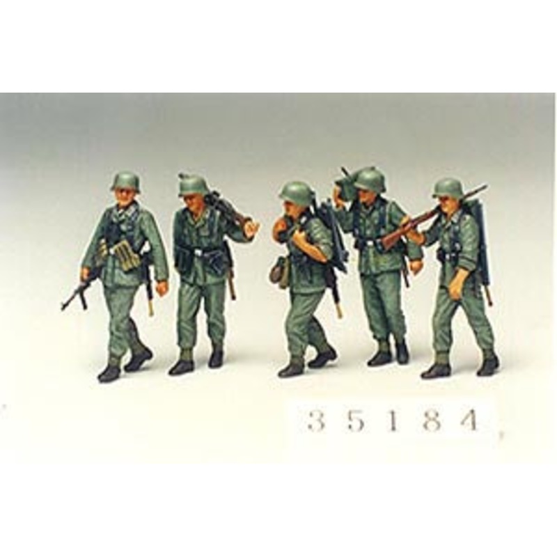 TAMIYA 35184 GERMAN MACHINE GUN CREW ON MANEUVER  1/35 SCALE