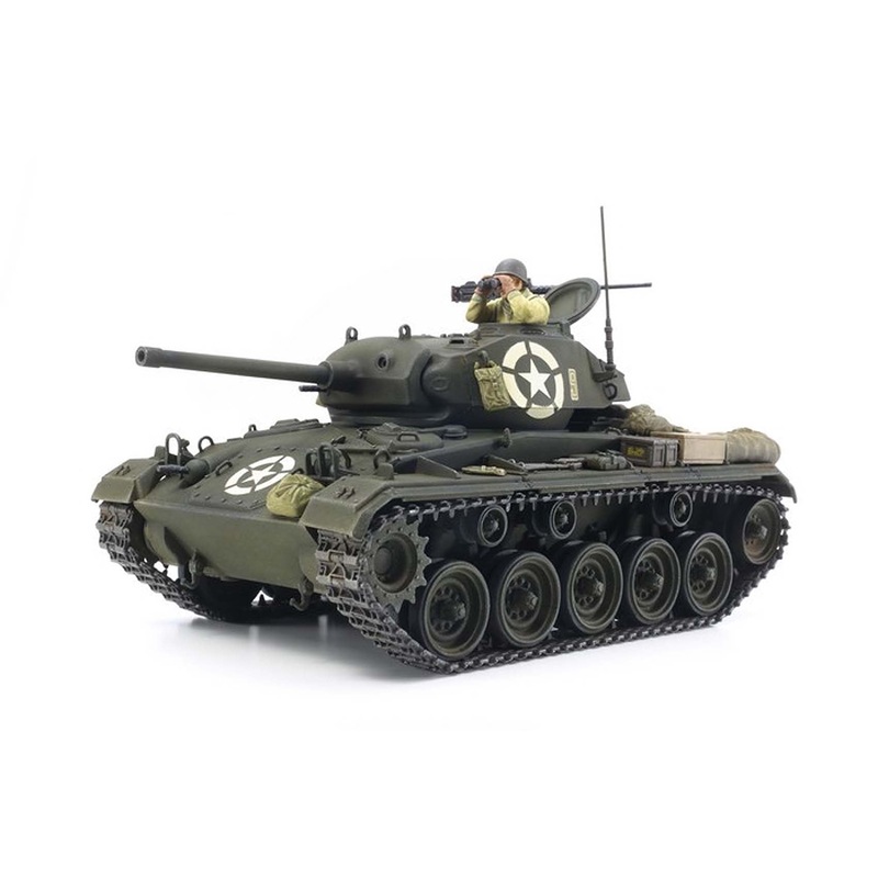 TAMIYA 37020 US LIGHT TANK M24 CHAFFEE 1/35 SCALE