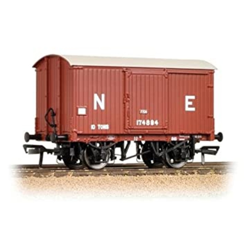 BACHMANN  38-575A 10T FISH VAN LNER BROWN