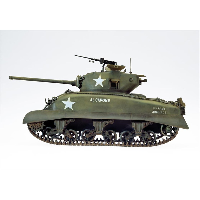 ITALERI 225   M4A1 SHERMAN  1/35 SCALE