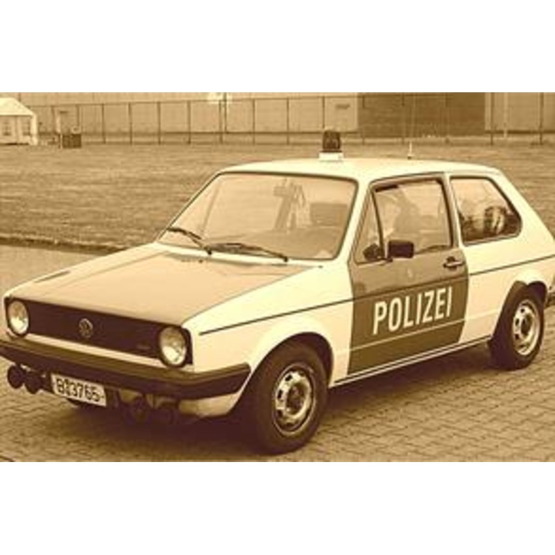 ITALERI 3666 VW GOLF POLIZEI PLASTIC KIT  1/24 SCALE