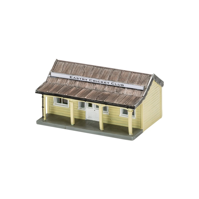 Hornby R9853 The Cricket Club