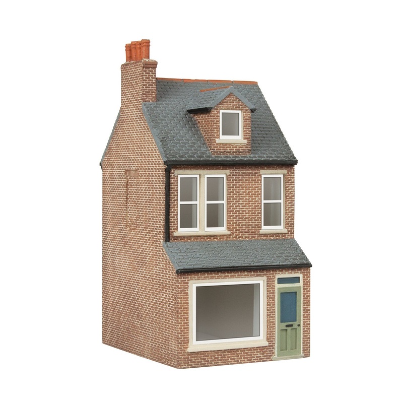Hornby R7361 Parkers Newsagents