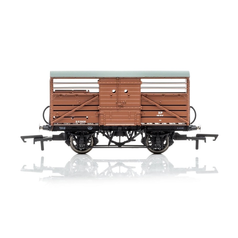 Hornby R6839A Dia.1529 Cattle Wagon  British Railways 553908 - Era 4