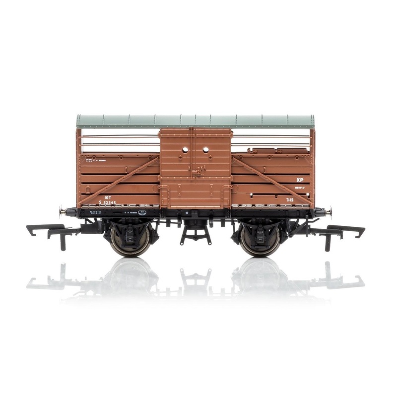 Hornby R6840 Dia.1530 Cattle Wagon  British Railways 552345 - Era 4