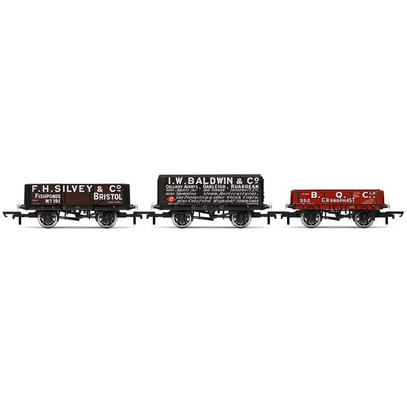 Hornby R6882 Plank Wagons  three pack  Various - Era 3