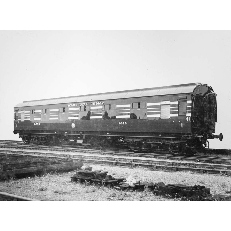 Hornby R4962 LMS  Stanier D1960 Coronation Scot 57' FK  1069 - Era 3