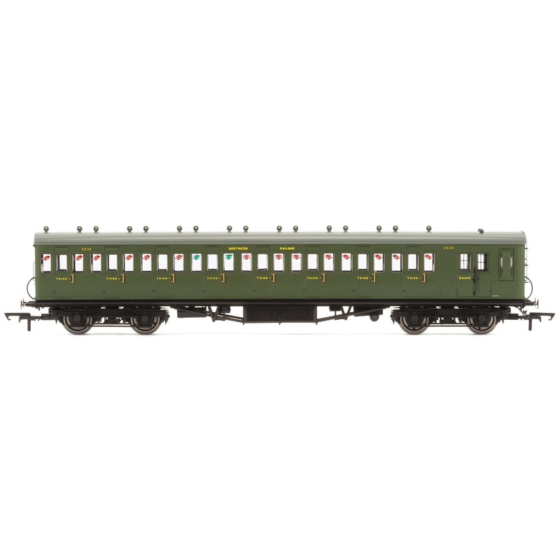 Hornby R4717A SR  58' Maunsell Rebuilt (Ex-LSWR 48')  Eight Compartment Brake Third  2636 'Set 42' - Era 3