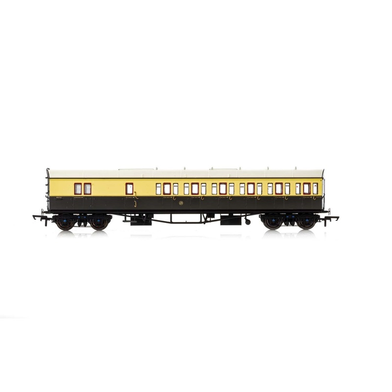 Hornby R4877A GWR  Collett 57' Bow Ended D98 Six Compartment Brake Third (Right Hand)  5504 - Era 3