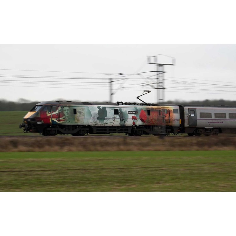 Hornby R3892 VTEC  Class 91  Bo-Bo  91111  For the Fallen  - Era 10