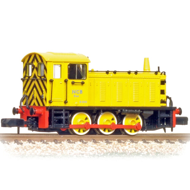 GRAHAM FARISH 371-054  CLASS 04 DIESEL SHUNTER D2332 LLOYD NCB YELLOW N GAUGE