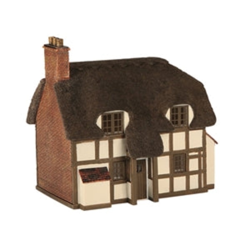 GRAHAM FARISH  SCENECRAFT 42-0019 THATCHED COTTAGE