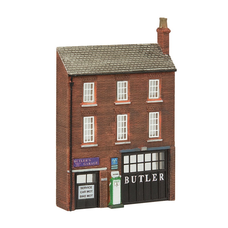 GRAHAM FARISH  SCENECRAFT 42-260 Low Relief Local Garage (N Scale)