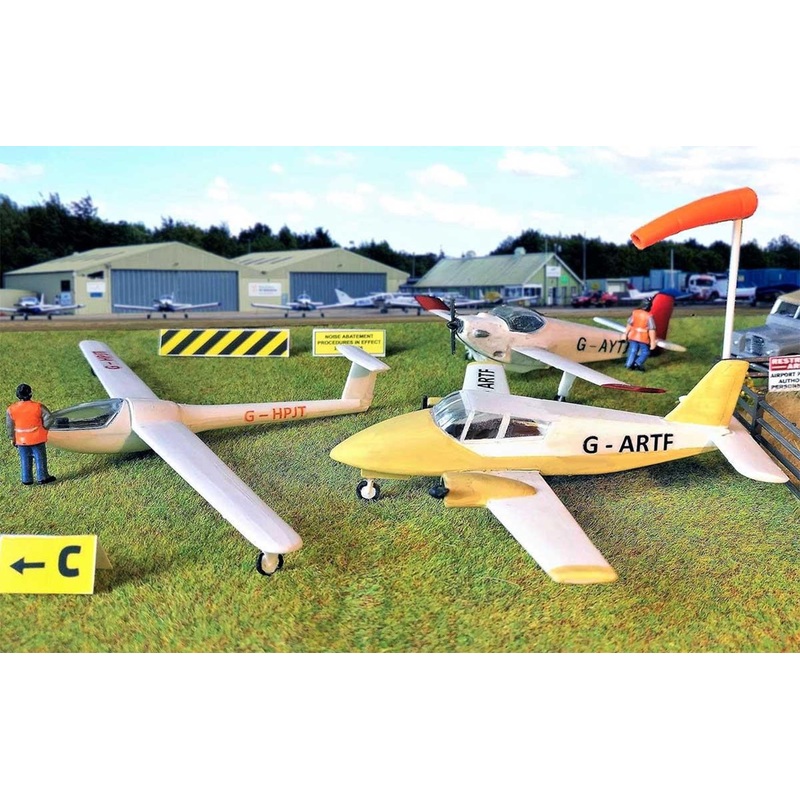 GAUGEMASTER GM443 FORDHAMPTON AIRFIELD PLANES AND GLIDERS KIT OO GAUGE
