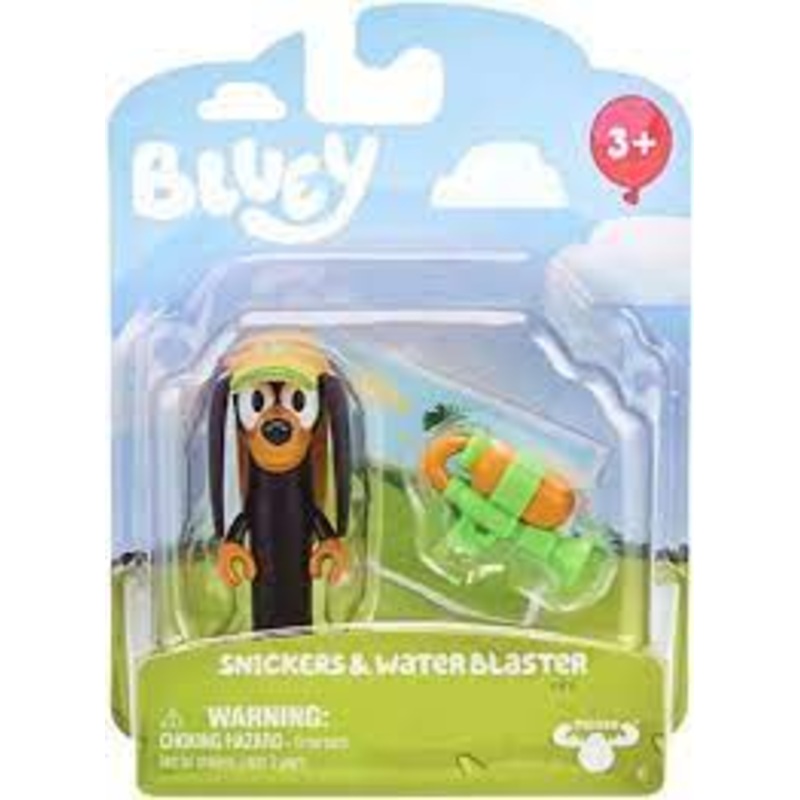 BLUEY 17177 SNICKERS AND WATER BLASTER STORY STARTER PACK