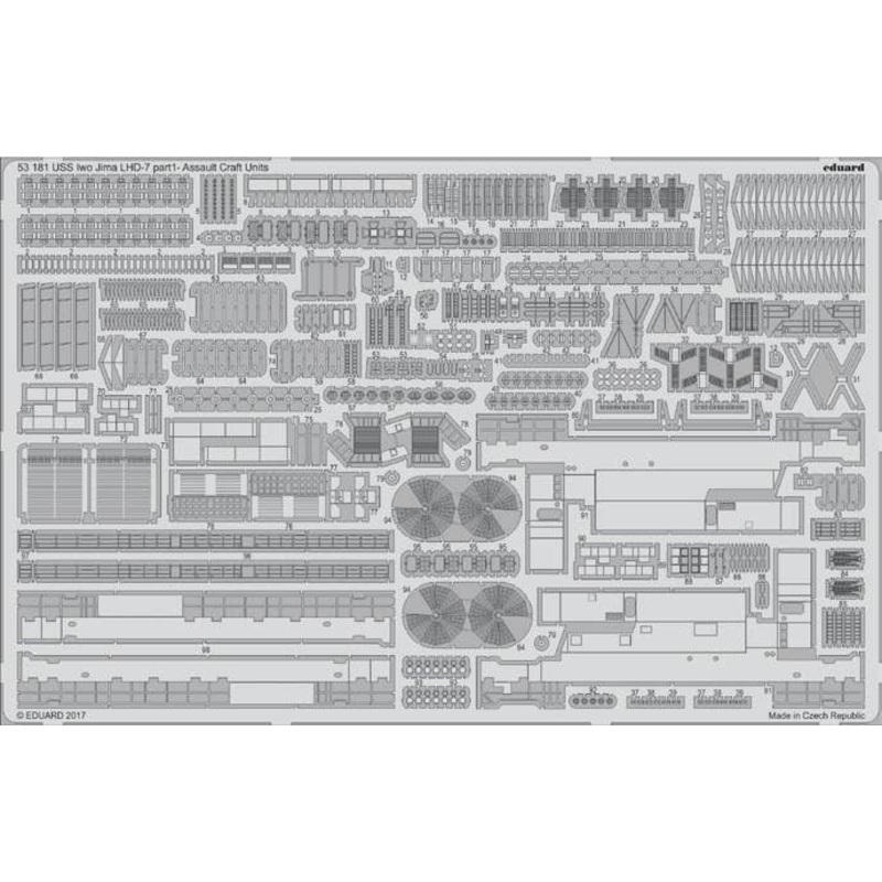 1/350 USS Iwo Jima LHD-7 Pt.1 Assault Craft Units (Trumpeter)