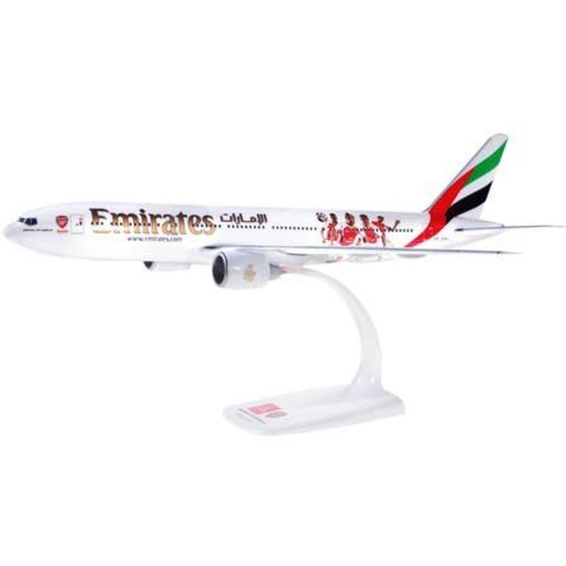 1/250 (Snap) 777-200LR Emirates Airline Arsenal London A6-EWJ