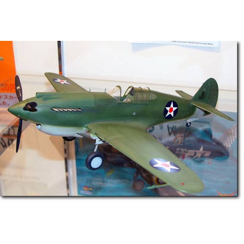 1/32 Curtiss P-40B Warhawk