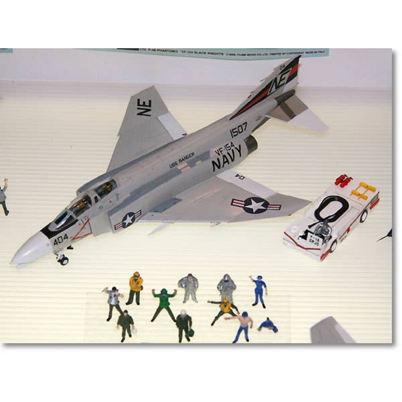 1/72 F-4B Phantom II USN w/Fire Engine