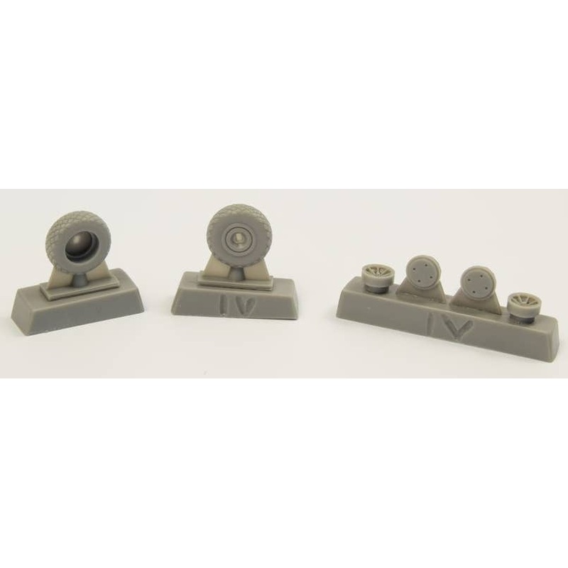 1/72 P-40 Wheels Diamond and Hole Tread for Special Hobby