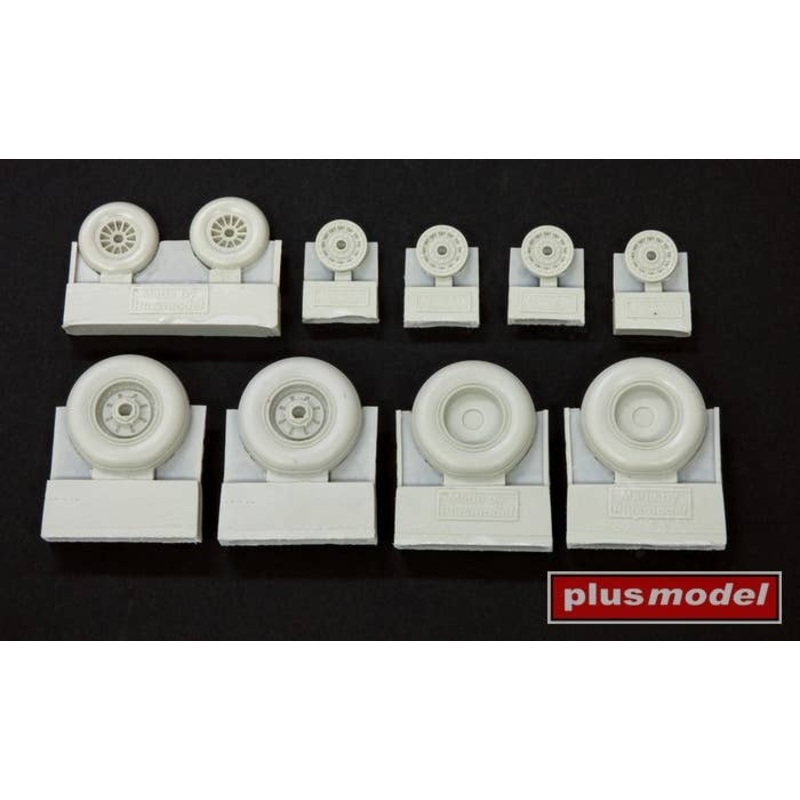 1/72 KC-97 Stratotanker Wheels