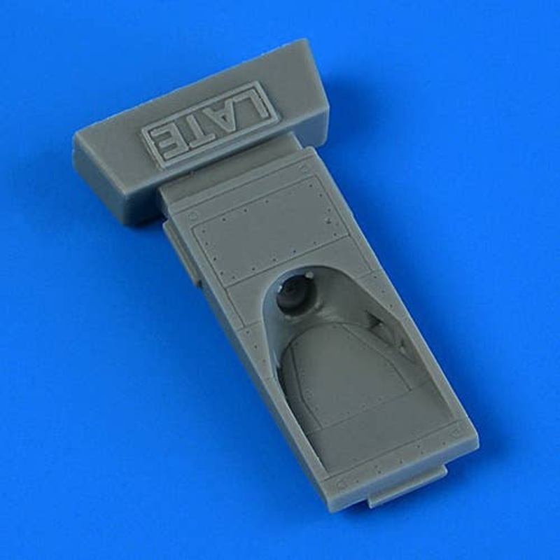 1/48 A-10A/C Thunderbolt II open in-flight refueling slipway door late (for Academy)