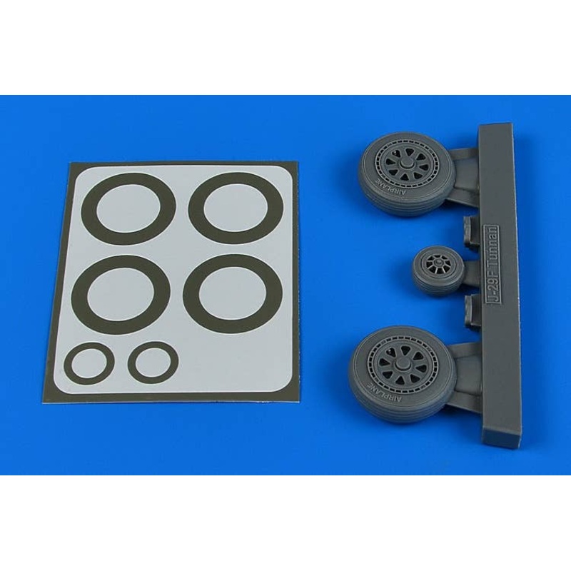 1/48 J-29 Tunnan Wheels & Paint Masks (for Pilot Replicas)
