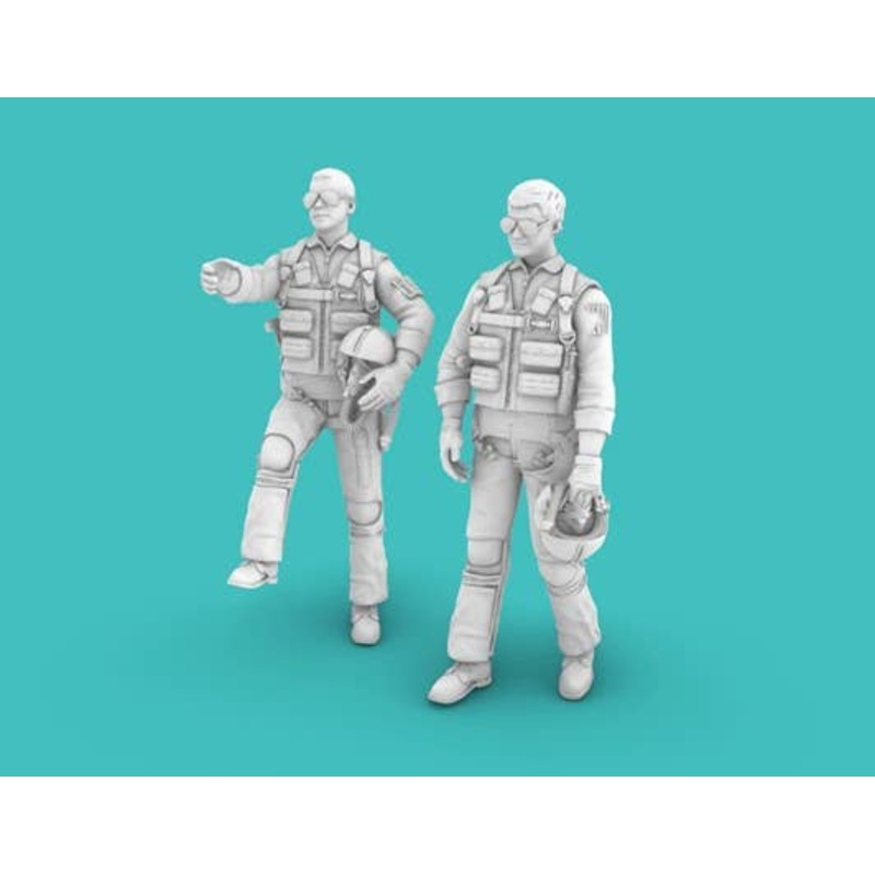 1/48 Vietnam Era pilots standing/climbing, set 1 (2 figures)