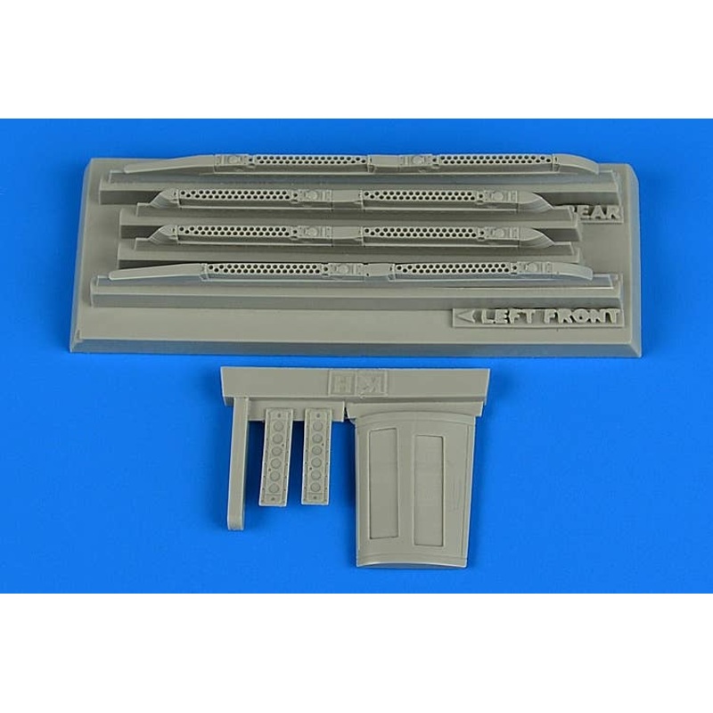 1/48 Su-17/22 M3/M4 Fitter K Fully Loaded Chaff/Flare Dispensers (for Kitty Hawk)