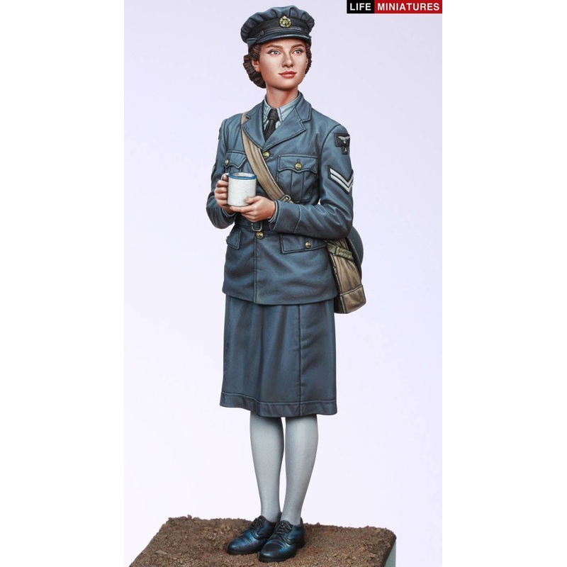 1/35 WWII Royal Air Force WAAF (Women's Auxiliary Air Force) Deputy Squad Leader 1940-1941