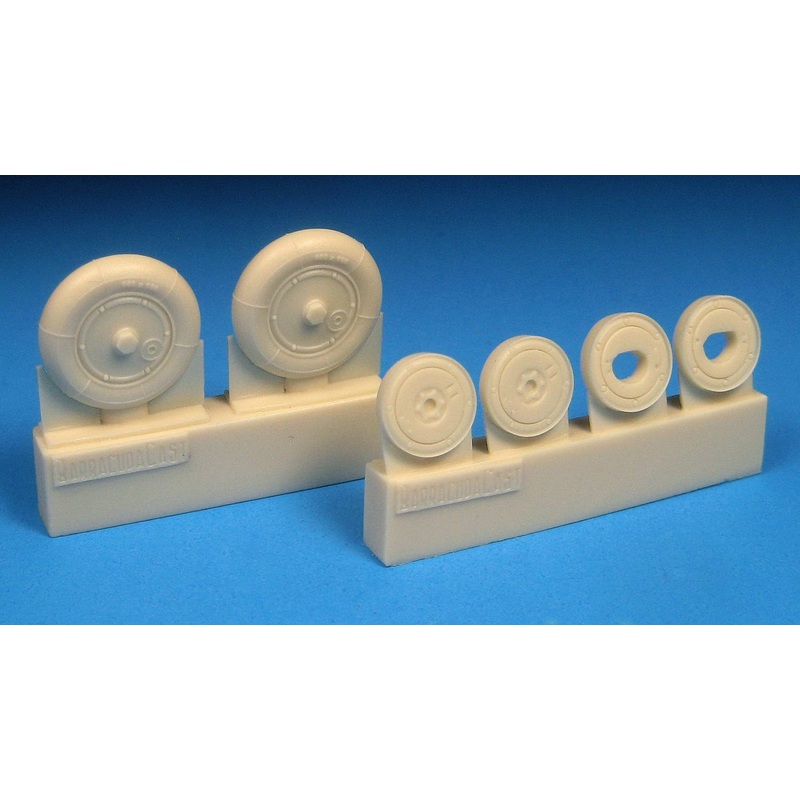 1/48 Bf 109G Wheels Plain Hub, Smooth Tire