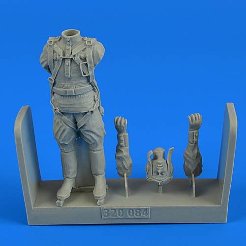1/32 Soviet WWII Pilot