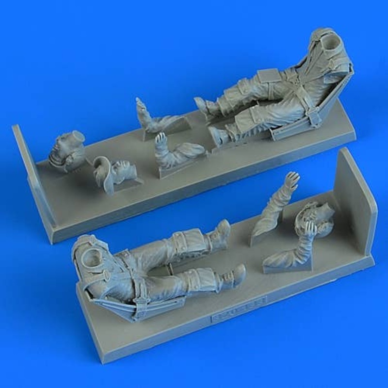 1/32 U.S.A.F. Pilot & Instructor with Seats for T-28B Trojan, Vietnam War (for Kitty Hawk)