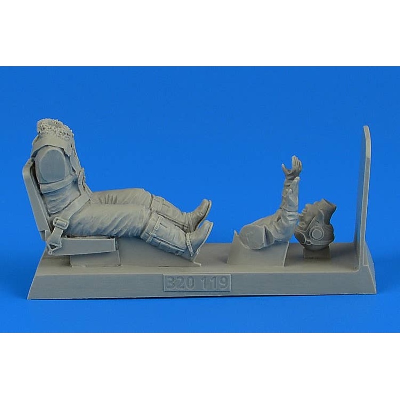 1/32 German Luftwaffe Pilot with Seat for Me 262A