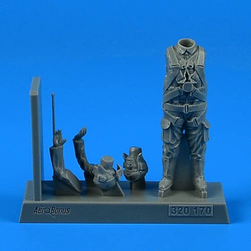 1/32 Japanese WWII Fighter Pilot or Japanese WWII Kamikaze Pilot