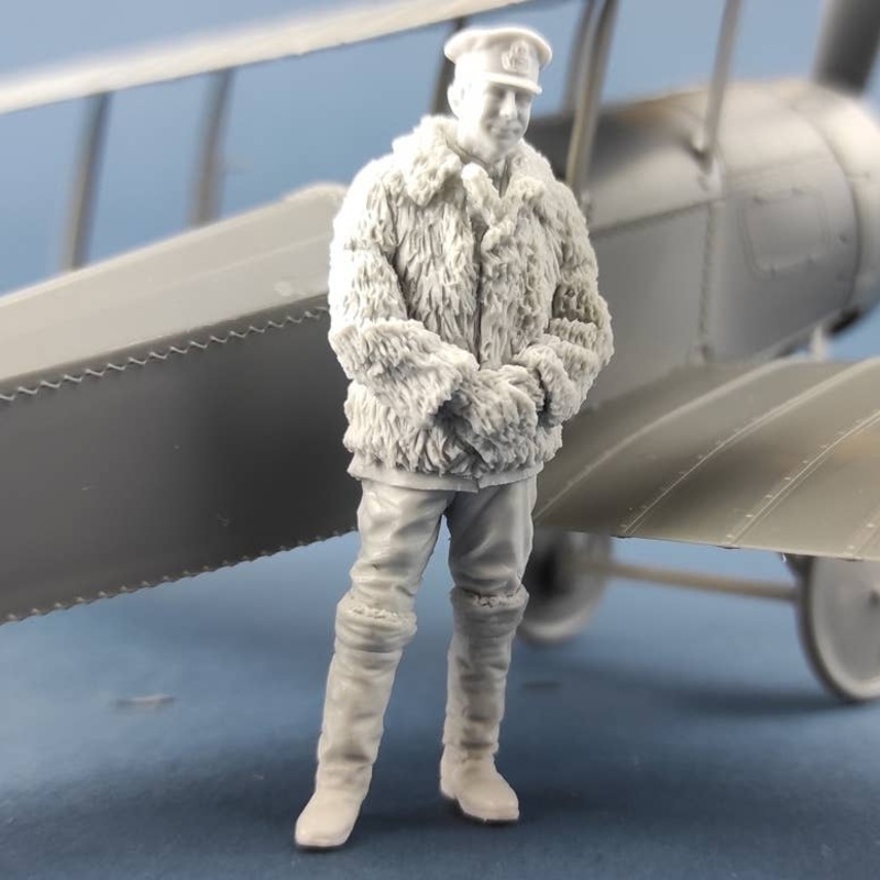 1/32 RNAS Pilot in Fur Coat