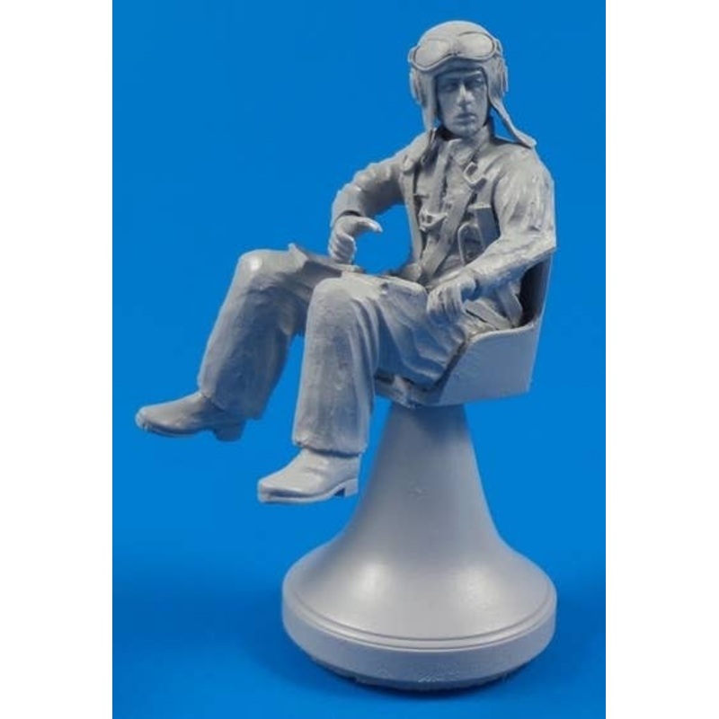 1/32 WWII Italian Fiat G-50Bis, G.50-I Sitting Pilot (Special Hobby kits)