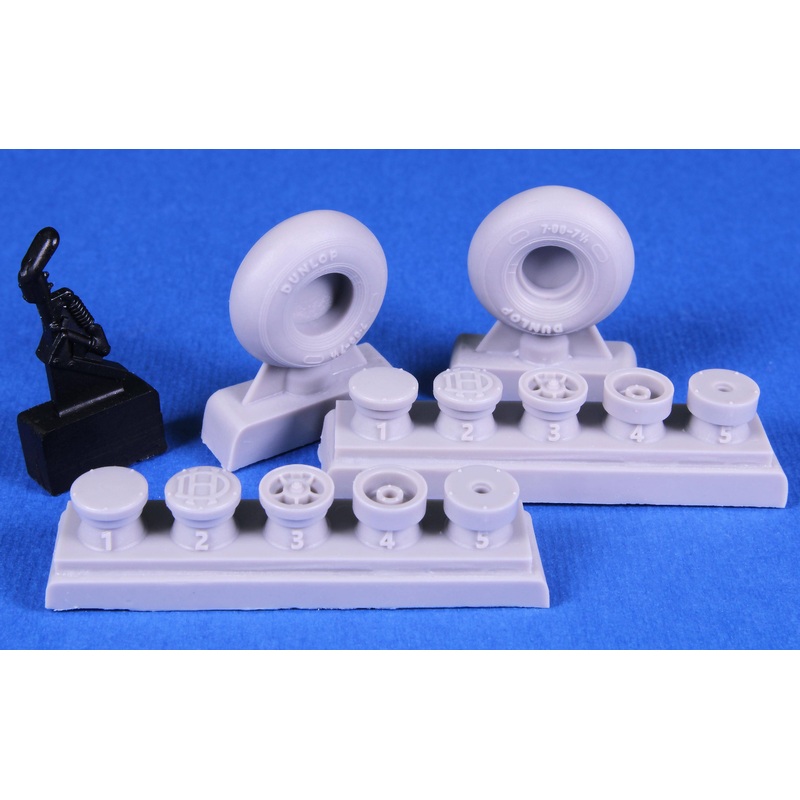 1/32 DH.82 Tiger Moth Mainwheels and Tailskid for ICM