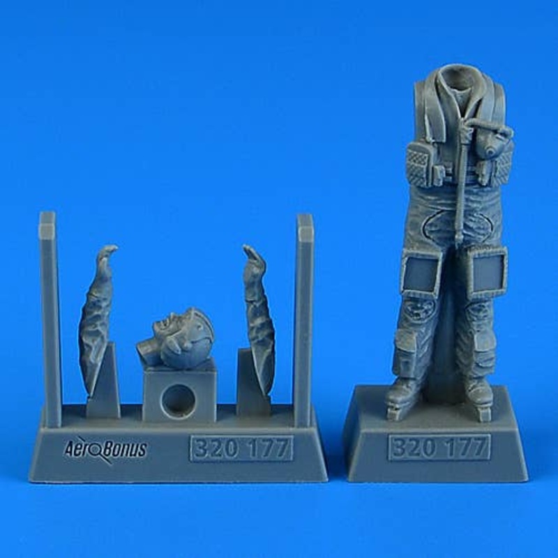 1/32 NATO Modern Female Combat Pilot