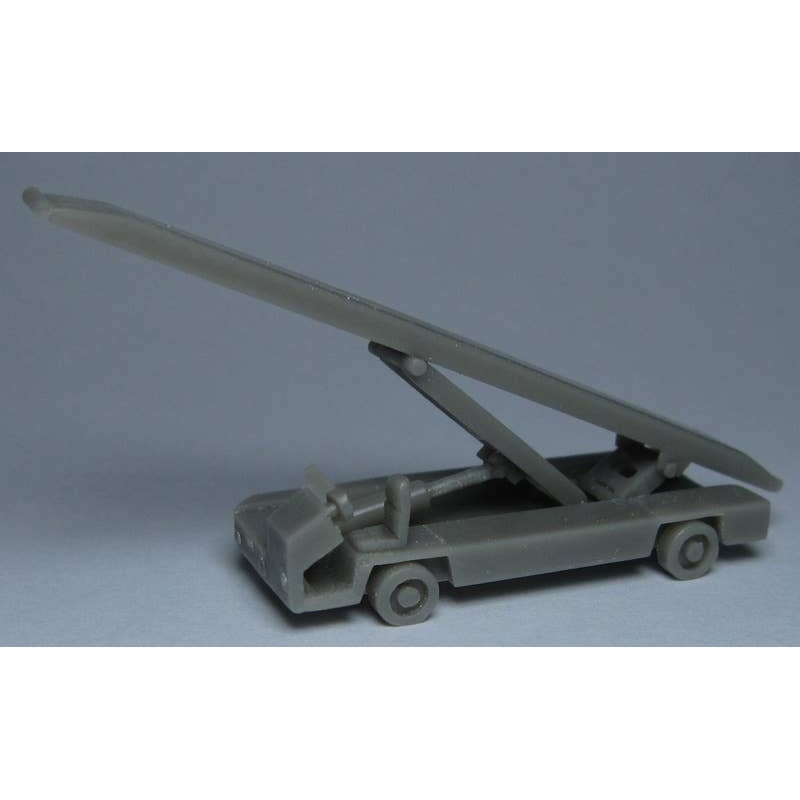 1/144 TUG 660 Mobile Belt Loader
