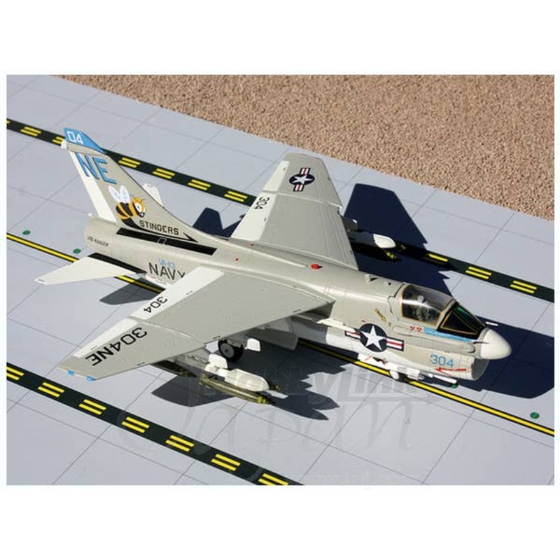 1/72 A-7E Corsair II U.S.NAVY VA-113 STINGERS NE304