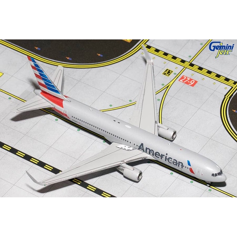 1/400 767-300 (W) American Airlines N393AN