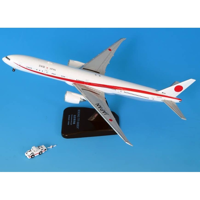 1/400 Boeing 777-300ER 80-1112 Die Cast Model (with Wifi Radome & Plastic Stand) with Towing Tractor & Tow-Bar