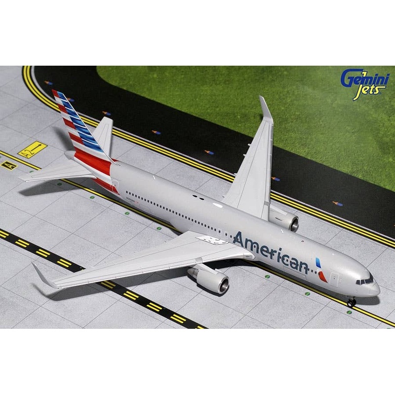 1/200 767-300 (W) American Airlines N393AN