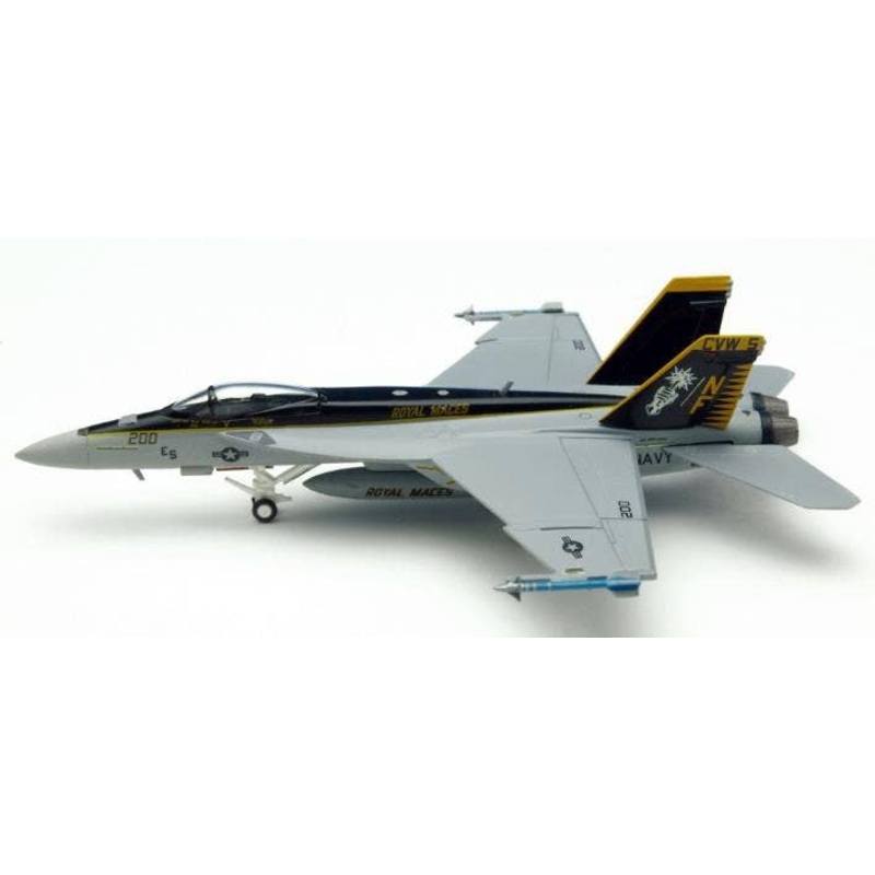 1/200 F/A-18E USN VFA-27 Royal Maces