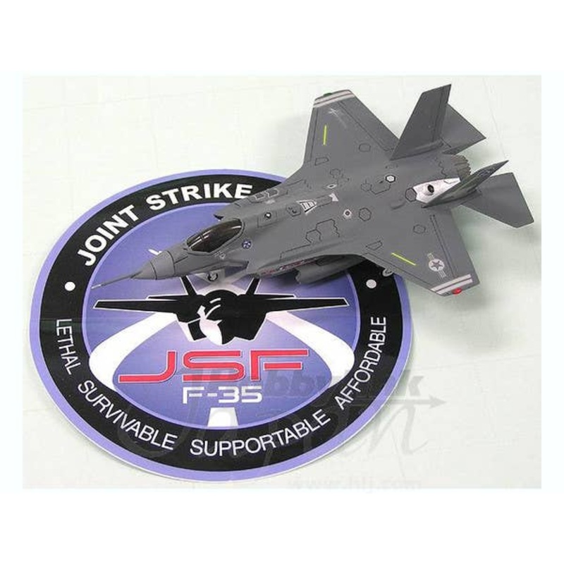 1/144 F-35A Lightning II AA-1 Completed Model